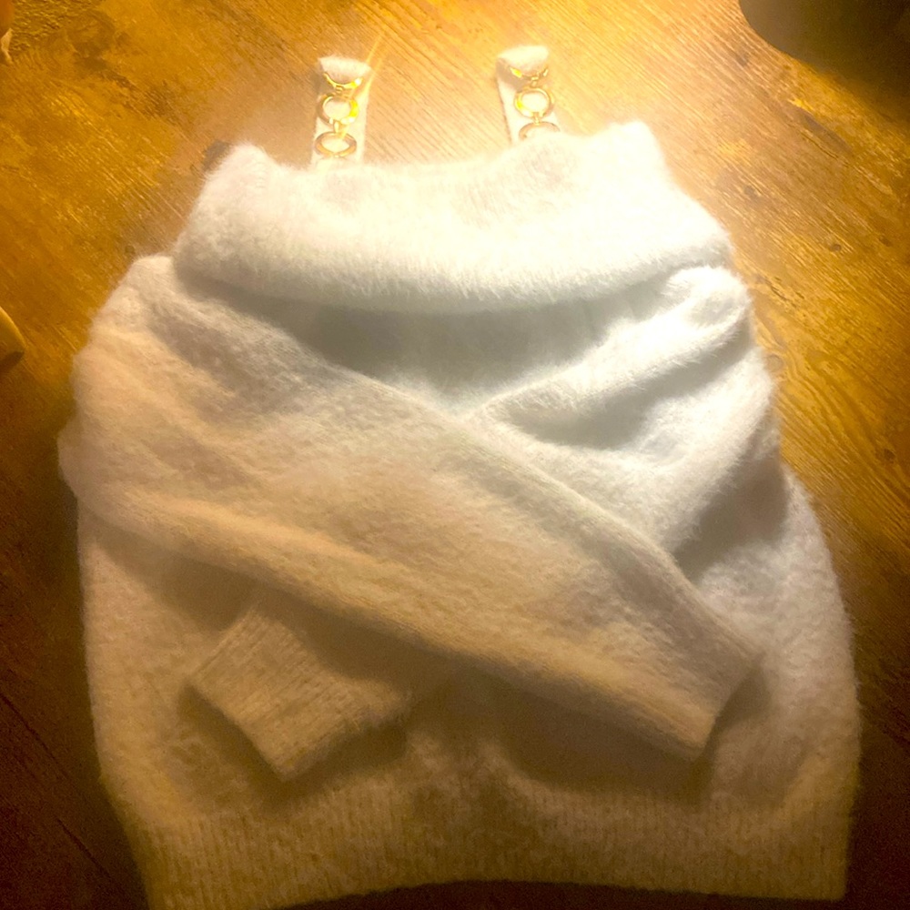 Long Fuzzy White Crew-Neck top with Gold Detaik